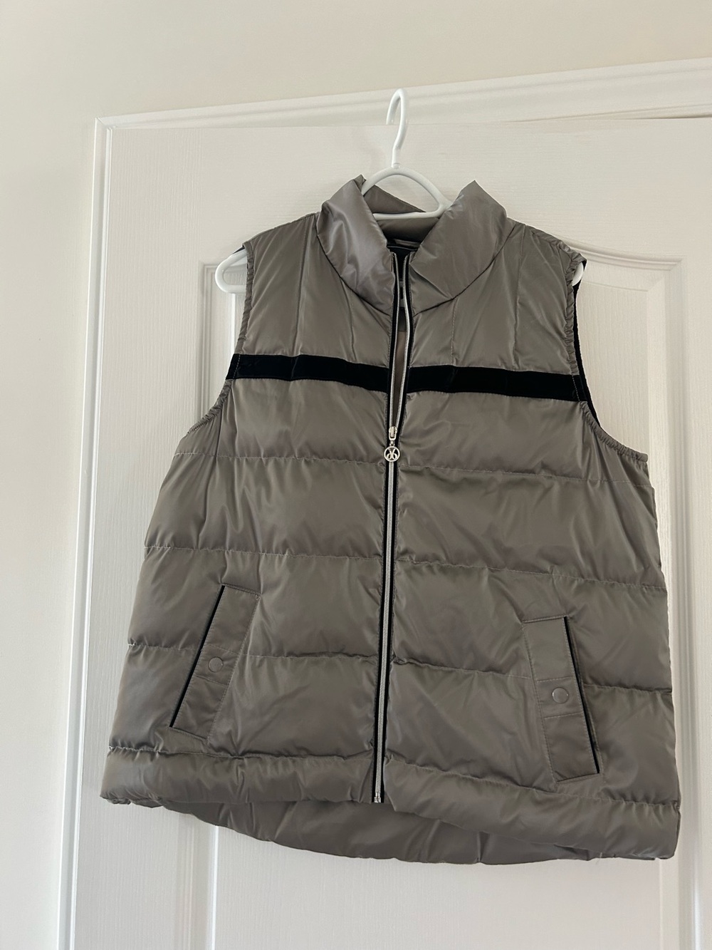 Women’s Classic Puffer Vest - Taupe